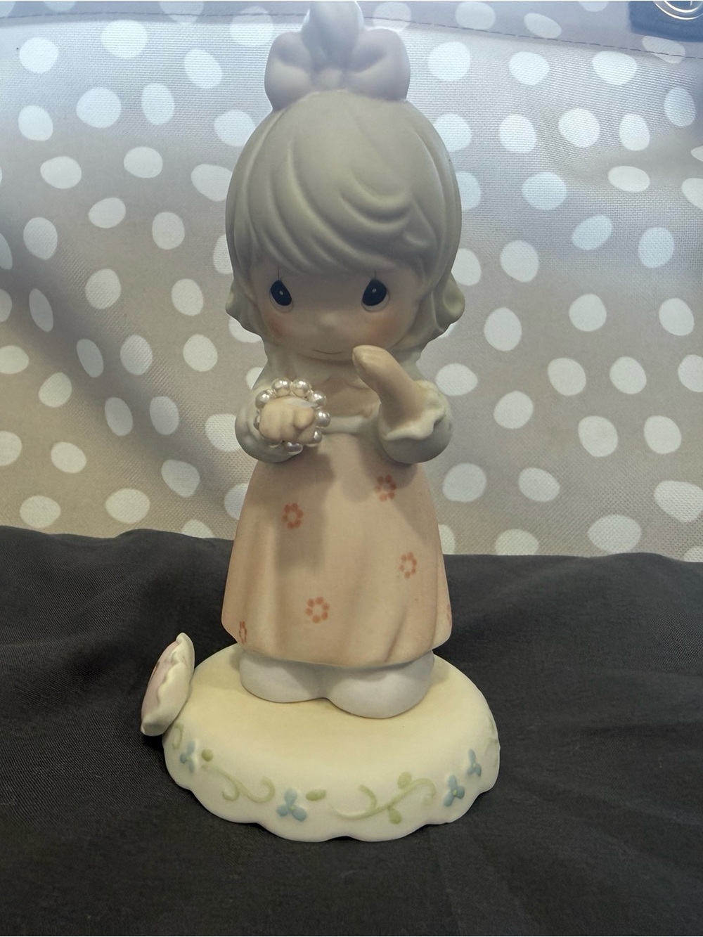 Sweet Precious Moments figurine “Growing In Grace, age 9”